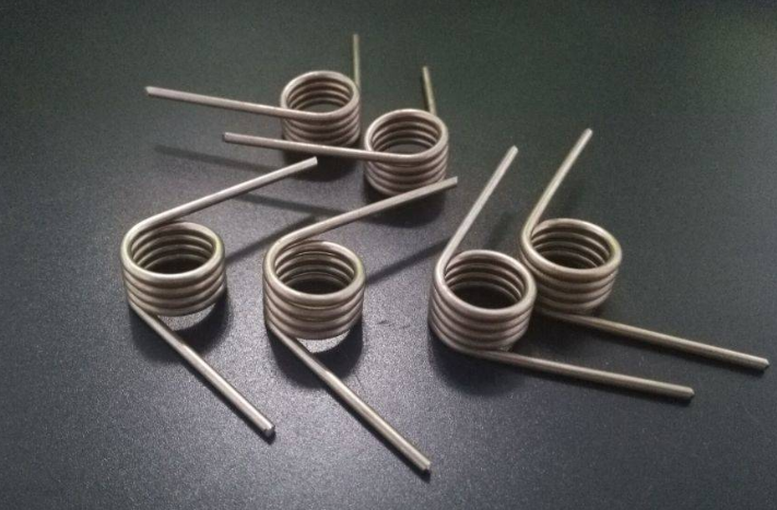 河(hé)南(nán)彈簧加工電話